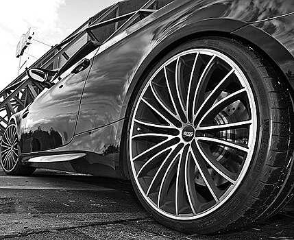 Алмазная проточка: как убрать сколы и царапины на автомобильных дисках