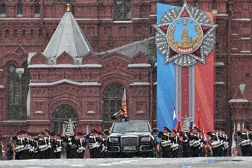 Главнокомандующий сухопутными войсками РФ Олег Салюков на военном параде на Красной площади в честь 79-летия Победы в Великой Отечественной войне, 9 мая 2024 года