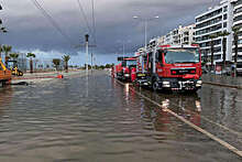 Море вышло из берегов после ураганов в Турции и затопило несколько городов