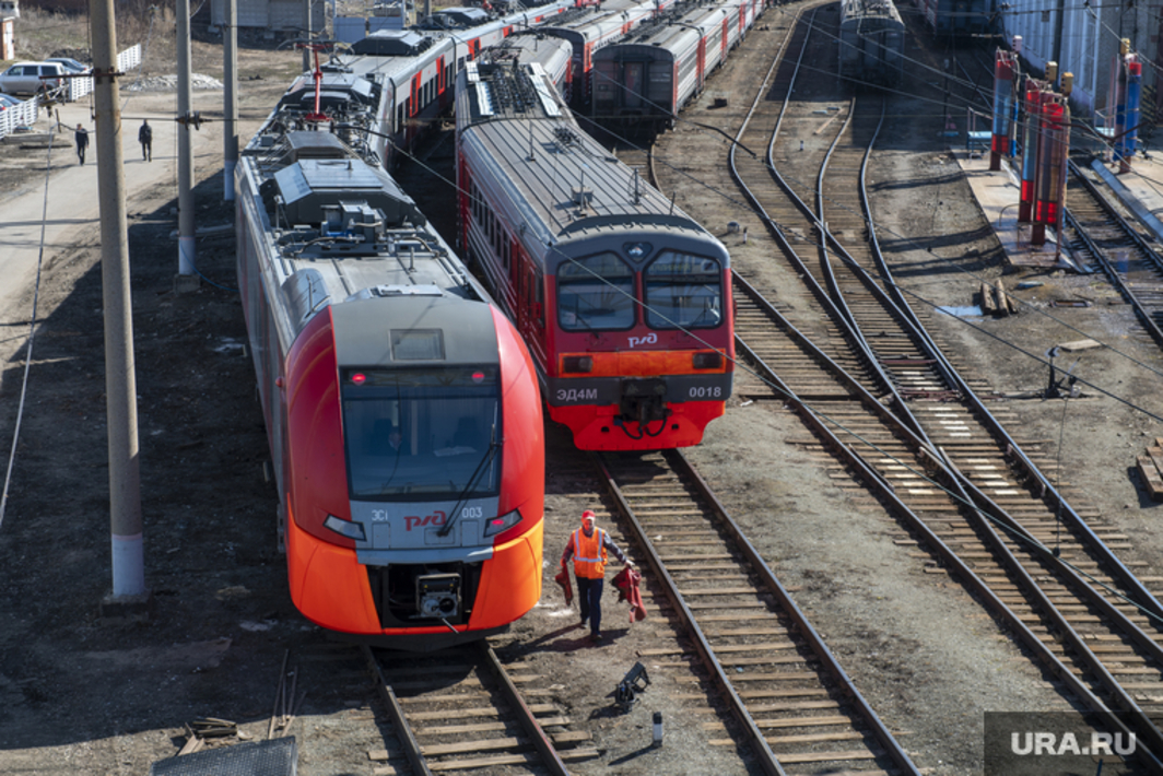 Кольцевая электричка. Наземное метро Пермь Ласточка. Станция Иренский поезд Ласточка. Пермское метро наземное ласточки. Кольцевая электричка Пермь.