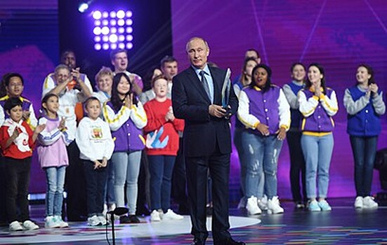 Путин наградил Добровольца России – 2018