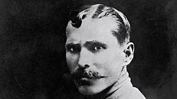 За что Троцкий хотел расстрелять комдива Чапаева