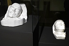 В Горках Ленинских проходит выставка посмертных масок вождей и поэтов
