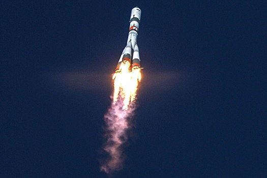 Корабль "Прогресс" снова увел МКС от столкновения с космическим мусором