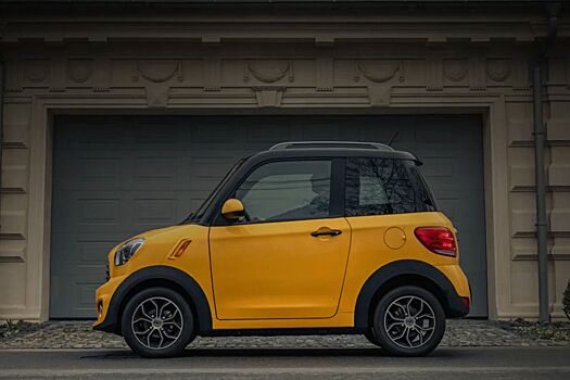 Начались продажи нового российского электромобиля. Он стоит менее миллиона рублей