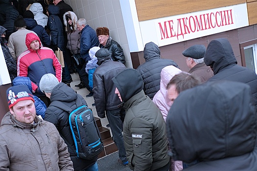 Володин заявил о приоритетном рассмотрении проектов о медосмотрах мигрантов