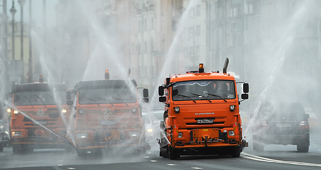 Объяснено мытье московских дорог в дождь