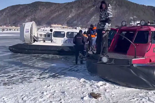 Наезд среди льдов: на Байкале судно на воздушной подушке сбило человека