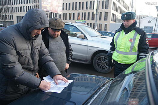Сотрудника московской полиции наградили за задержание агрессивного таксиста