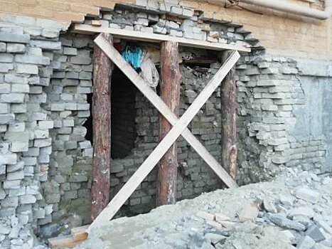«Хомякову нору» на окраине Саратова «обезопасили» деревянными брусками