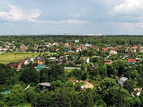 Москвичи с начала года приобрели и арендовали у города 38 участков земли