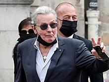 Ален Делон помещен под опеку