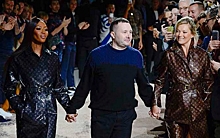 В кожаных плащах и грубых ботинках: Кейт Мосс и Наоми Кэмпбелл стали главными звездами мужского показа Louis Vuitton