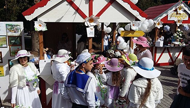 В Евпатории стартовала благотворительная акция "Белый цветок"