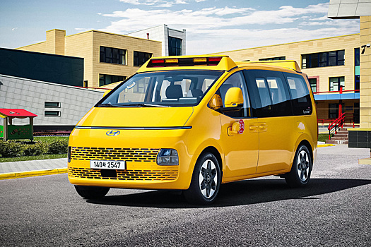 Футуристичный минивэн Hyundai Staria превратился в школьный автобус