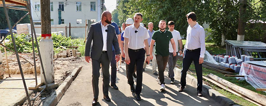 Александр Кулаков проверил ход работ в горбольнице Электрогорска