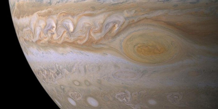 Красное пятно на Юпитере исчезнет через 20 лет