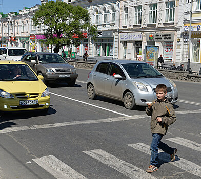 В Москве начали обновлять дорожную разметку