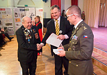 В одной из столичных школ открылась выставка, посвященная формированию на территории СССР чехословацкого военного корпуса