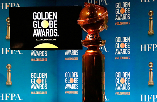 Без звездных гостей и онлайн-трансляции: состоялась церемония 79-й премии «Золотой глобус»