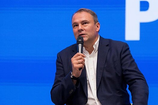 Петр Толстой: Наш флаг, как и гимн, живет в душах и умах людей