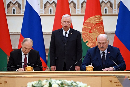 Путин и Лукашенко подписали документ об отмене роуминга