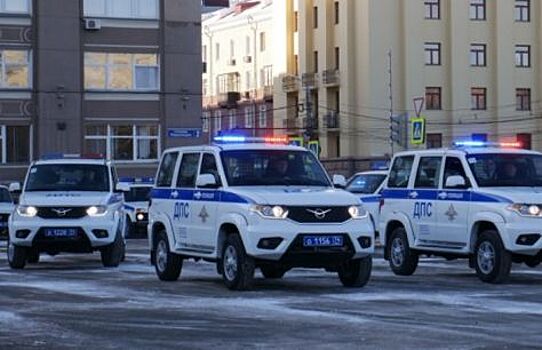 Челябинские инспекторы ГИБДД получили новые машины «Патриот» и «Гранта»