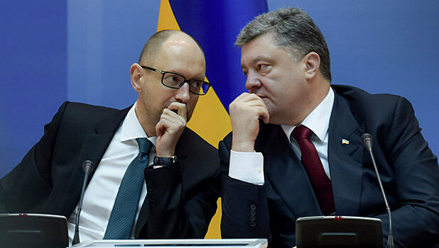 Янукович назвал причину разногласий между Порошенко и Яценюком