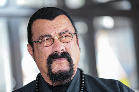 Стивен Сигал решил продать свой особняк на Рублевке