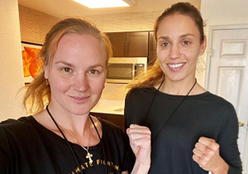 Тренировка с Биволом, сёстры Шевченко перед турниром UFC, передача факела Мэйуэзером — соцсети