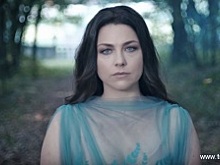 Эми Ли опубликовала клип к песне "Speak To Me"