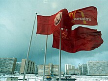 30 исторических фото открытия первого «Макдоналдса» в Москве в 1990 году