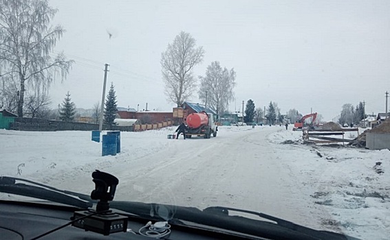 Пять суток без питьевой воды живет деревня в Колыванском районе