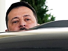 Sabah: После коррупционного скандала Зеленский напоминает "испуганного кота"