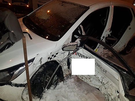 2 человека пострадали в ДТП с автомобилем «Яндекс.Такси» в Ставрополе