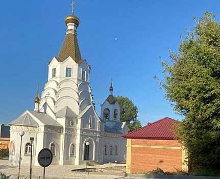 В Октябрьске завершены работы на территории храма Вознесения Господня