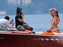 15-летняя дочь Моники Белуччи впервые снялась в купальнике для люксового бренда