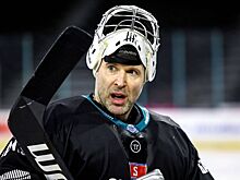 43-летний Петр Чех подписал контракт с хоккейным клубом четвёртого британского дивизиона, биография вратаря, достижения