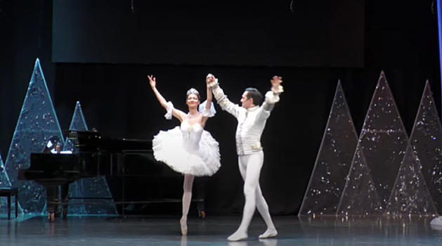 Центр «Моцарт» представил балет-феерию «Карнавальная ночь»