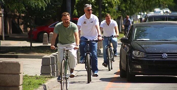 Алексей Логвиненко протестировал велодорожку на улице Пушкинской
