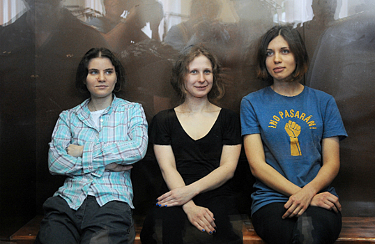 Россия выплатит участницам Pussy Riot компенсацию