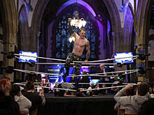 Церковь в Англии стала местом проведения боев из-за нехватки прихожан