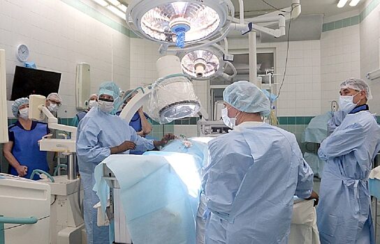 Курганский хирург предотвратил пожар прямо во время операции