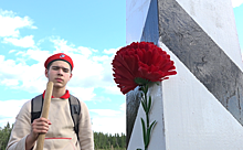 На местах уничтоженных деревень в Одинцовском районе юнармейцы установили верстовые столбы