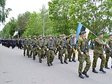 Впервые парад ополченцев прошел в курортном Нарва-Йыэсуу