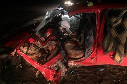 В страшной аварии на омской трассе пострадала водитель Hyundai Getz