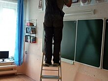 В средней школе № 2 г. Омутнинска ведутся работы по подготовке к новому учебному году