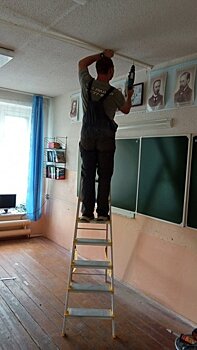 В средней школе № 2 г. Омутнинска ведутся работы по подготовке к новому учебному году