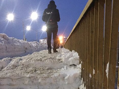 Жители: Из-за снега на Технической появился «мост суицидников»