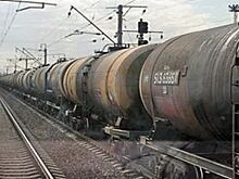 Грузовой поезд «протаранил» легковушку в Ростовской области